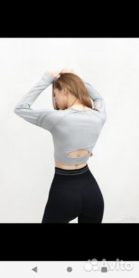 Спортивный топ с длинным рукавом