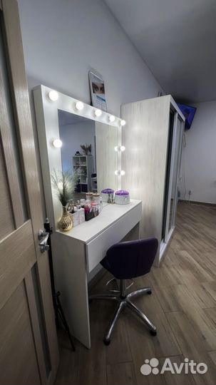 Сдам рабочее место для мастера по бровям/макияжу