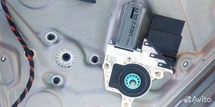 Стеклоподъёмник в сборе задний левый. Октавия А5