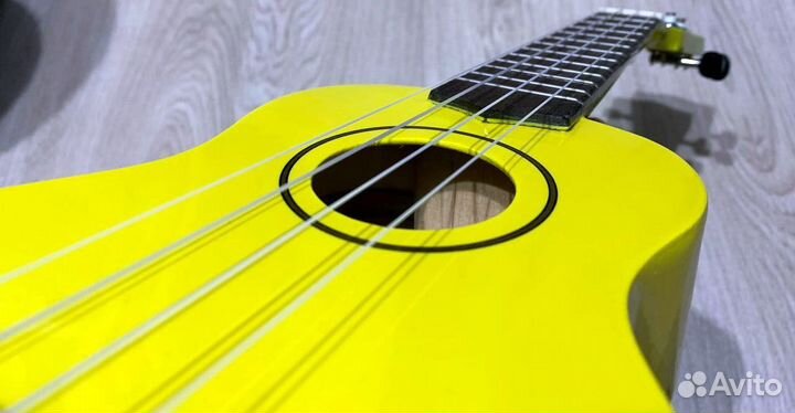 Martin Romas MR-21/YW укулеле сопрано желтая