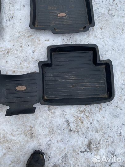 Коврик резиновый для автомобиля
