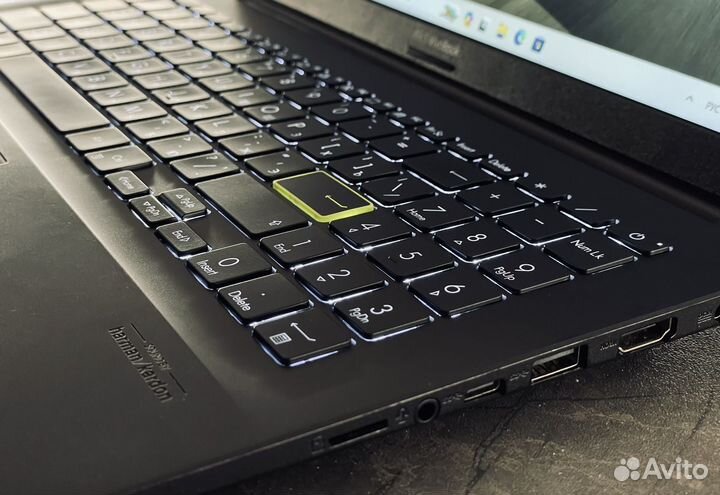 Мощный Asus i5-1135G7/8 GB/SSD 512/IPS Full HD