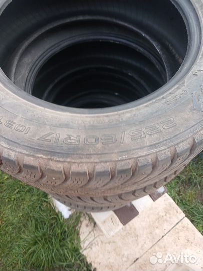 Nokian Tyres Hakkapeliitta 8 SUV 225/60 R17 103T