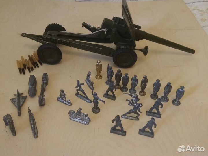 Оловянные солдатики и пушка СССР