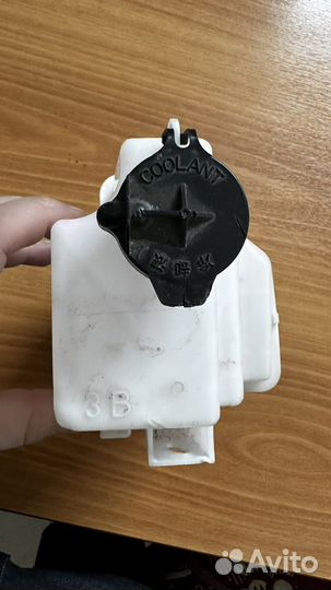 Toyota rav 4 2018-22 Бочок расширителя