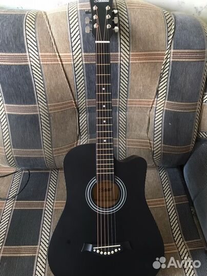 Акустическая гитара