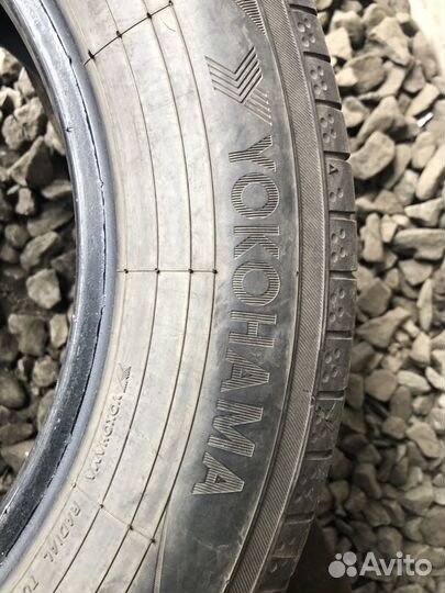 Yokohama BluEarth AE50 215/60 R16