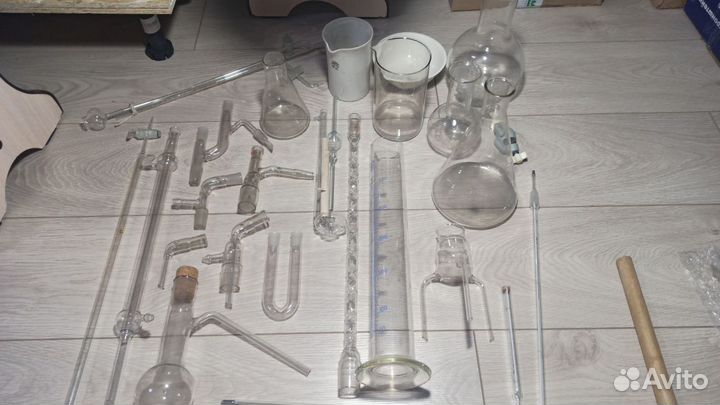 Лабораторная посуда 4 ящика оптом