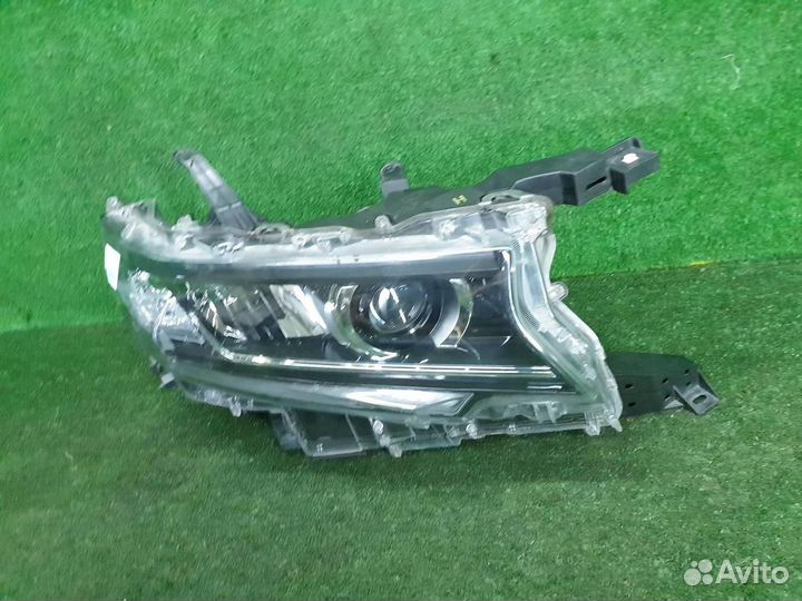 Фара правая Toyota Land Cruiser Prado