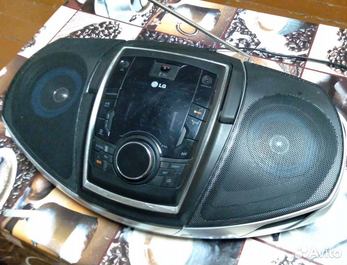 Магнитола LG