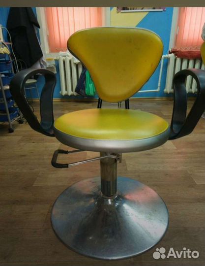 Стул для парикмахерской