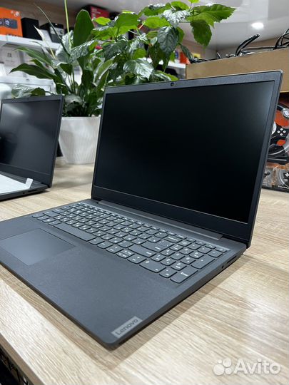 Ноутбук Lenovo V15-ADA