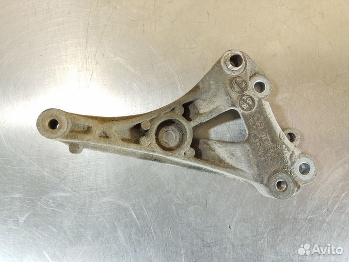 Кронштейн компрессора кондиционера Peugeot 408 201