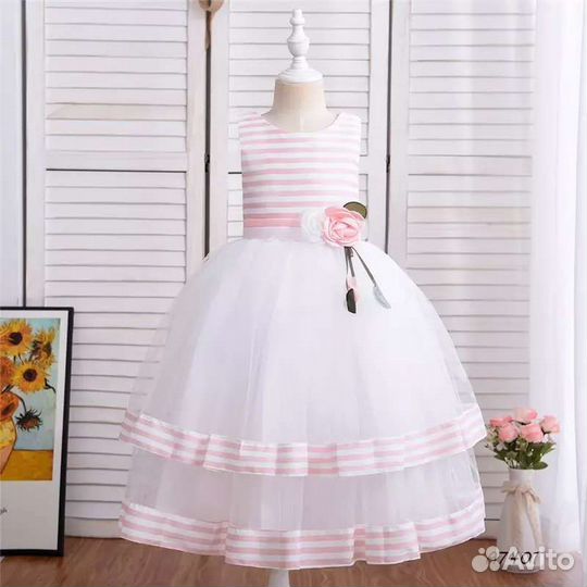 Нарядное платье на девочку 116,122,128