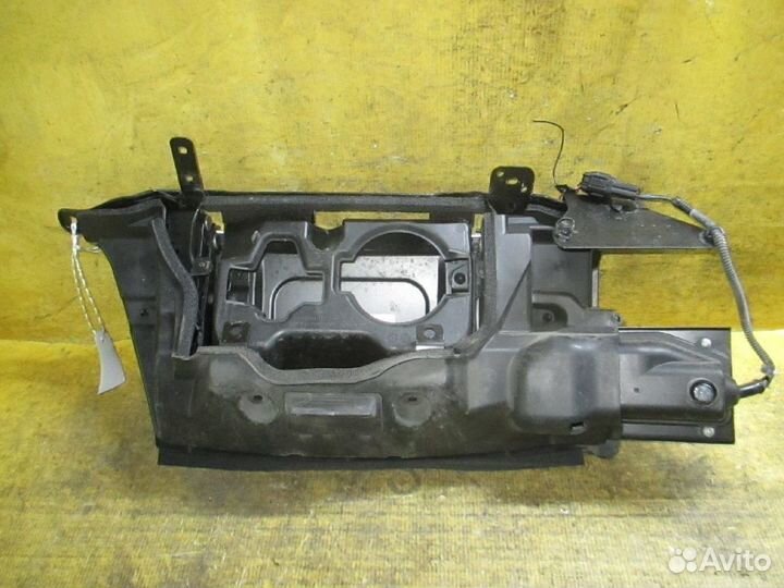 Лючок без подсветки на Nissan Leaf AZE0