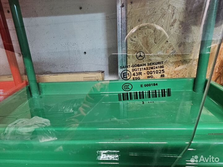 Стекла передние W211 Elegance