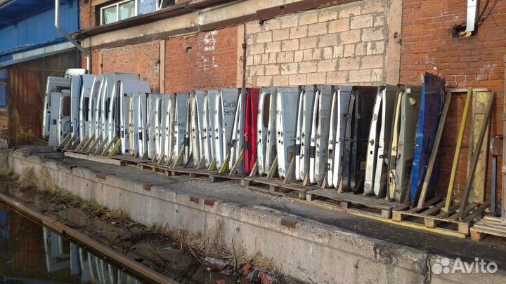 Задняя дверь Форд Транзит 2000-2023