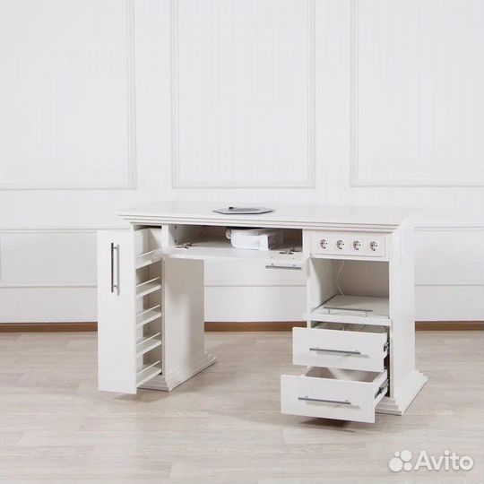 Стол маникюрный 