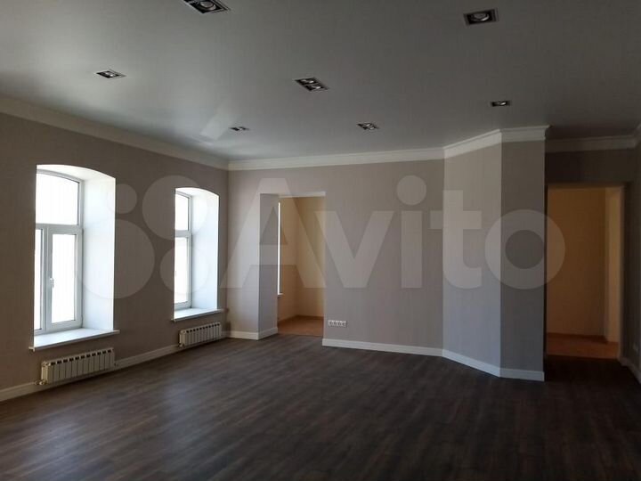 Отдельно стоящее здание в центре, 630 м²