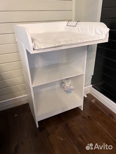 Пеленальный столик