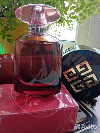 Парфюмерная вода женская