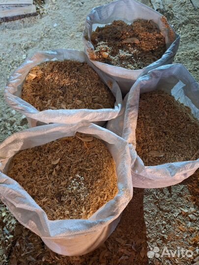 Опилки в мешках