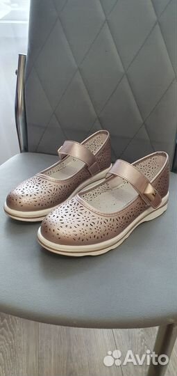 Туфли для девочки в состоянии новых
