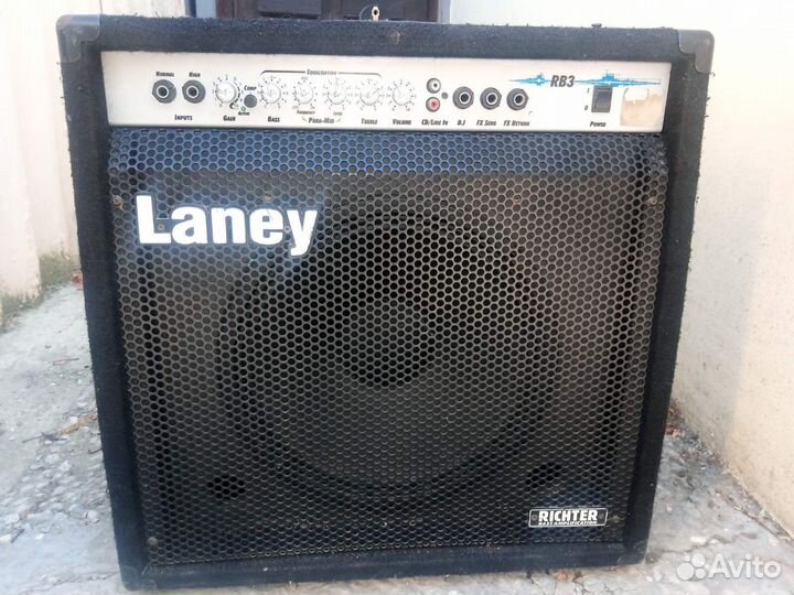 Басовый комбоусилитель Laney RB3