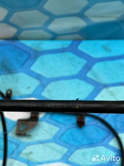 Трос стояночного тормоза 3B0609722K