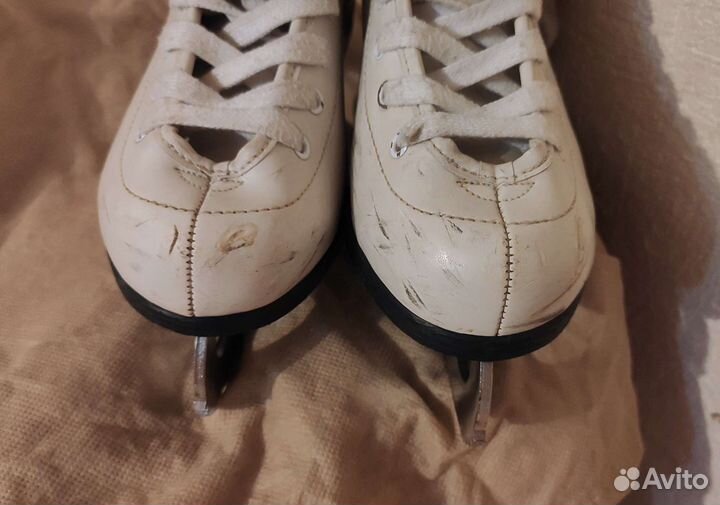 Коньки фигурные женские 40 размер