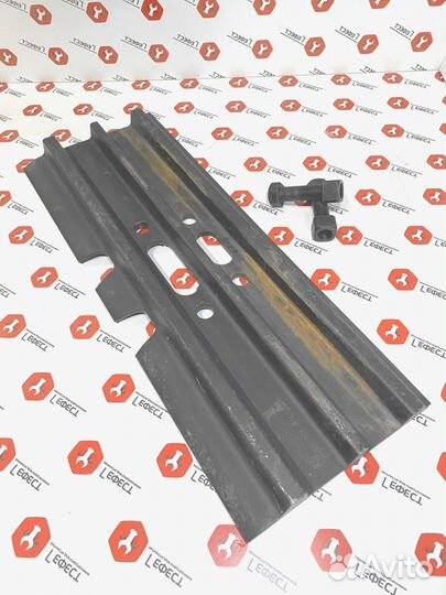 Башмак экскаватора Hyundai 81EM-28070