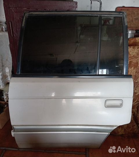 Запчасти на mazda мпв двери