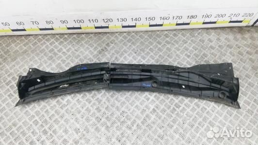 Накладка декоративная (жабо, дождевик) toyota coro