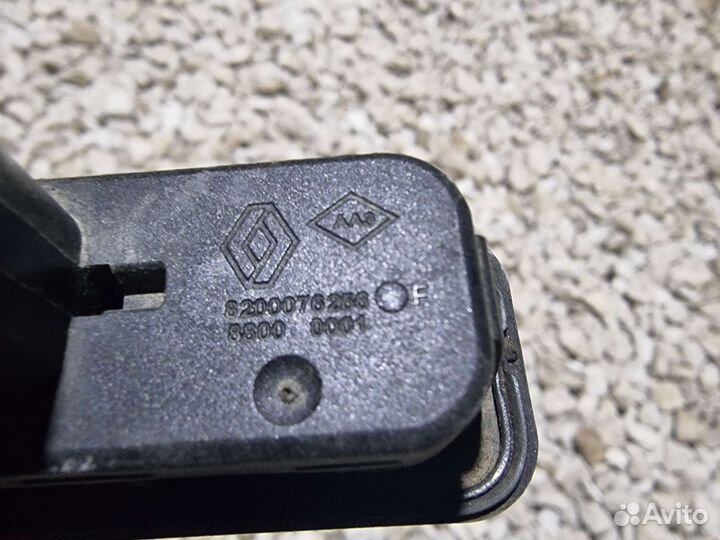 Кнопка багажника Флюенс Fluence