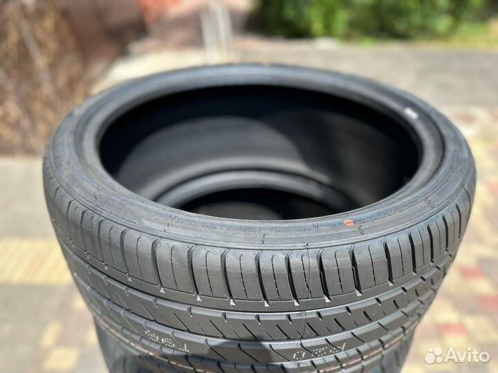 Roadmarch Prime UHP 08 245/35 R20 и 275/30 R20 97W