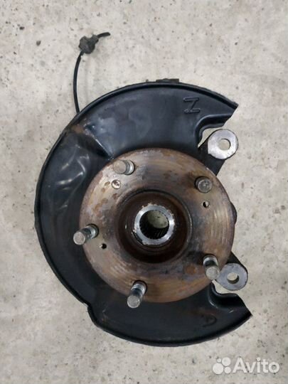 Поворотный кулак прав. Honda Civic 4D