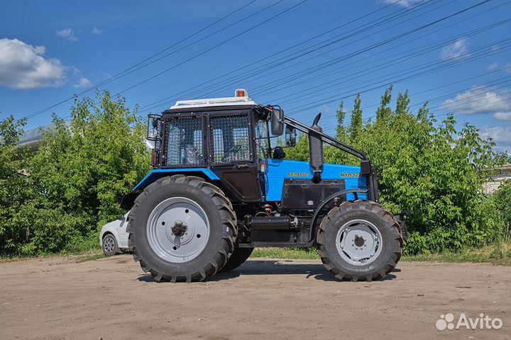 Трактор МТЗ (Беларус) BELARUS-1221, 2023