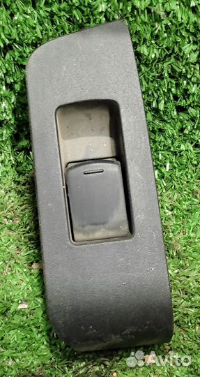 Кнопка стеклоподъемника Qashqai (06-13) /Teana J32