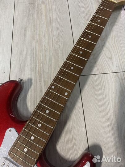 Электрогитара с хамбакером Caraya