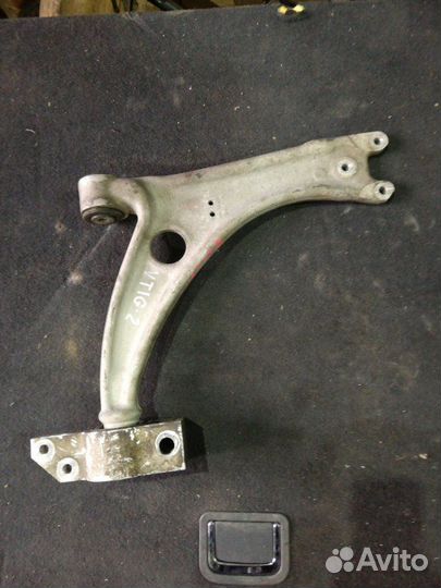 Рычаг передний передний Volkswagen Tiguan CAW 2009