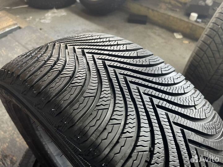 Michelin Alpin 5 215/55 R17 H
