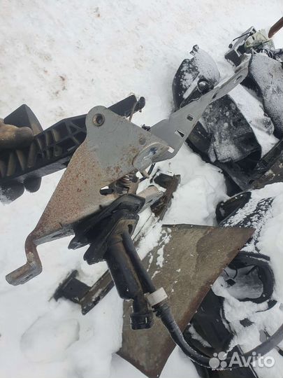 Педаль / цилиндр сцепления Ford Focus 2