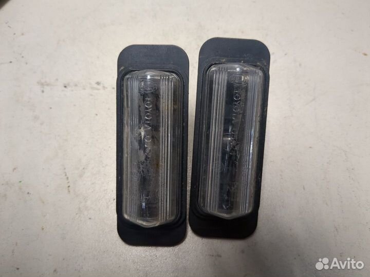 Подсветка номера Toyota Avensis 1, 2002