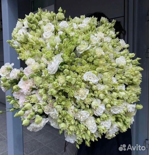 Букет лизиантусов с беспл. доставкой