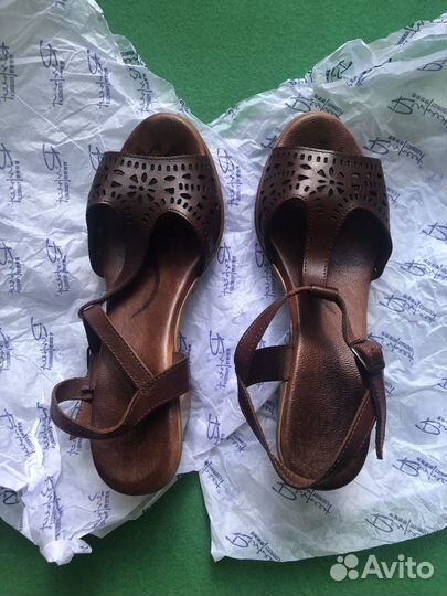 Босоножки женские