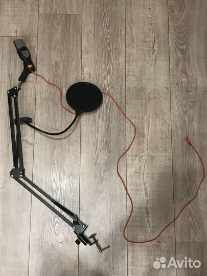 Пантограф c микрофоном и поп-фильтром