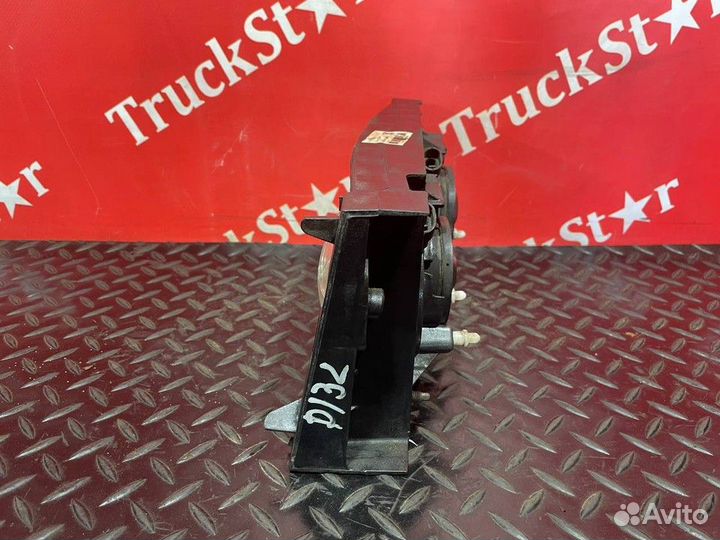 Фара противотуманная левая Daf XF105