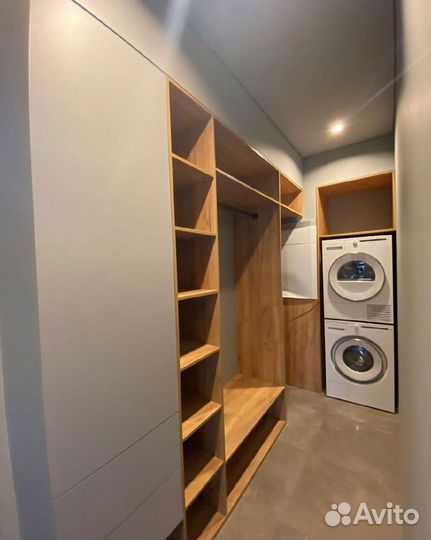 Гардеробная с зеркалом