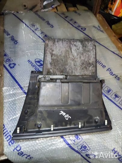 Бардачок Х2к845-31000 Kia Soul 2010 AM D4FB