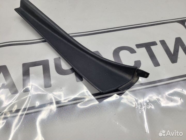 Уголок жабо правый Nissan Qashqai NJ10 QR20DE 2007